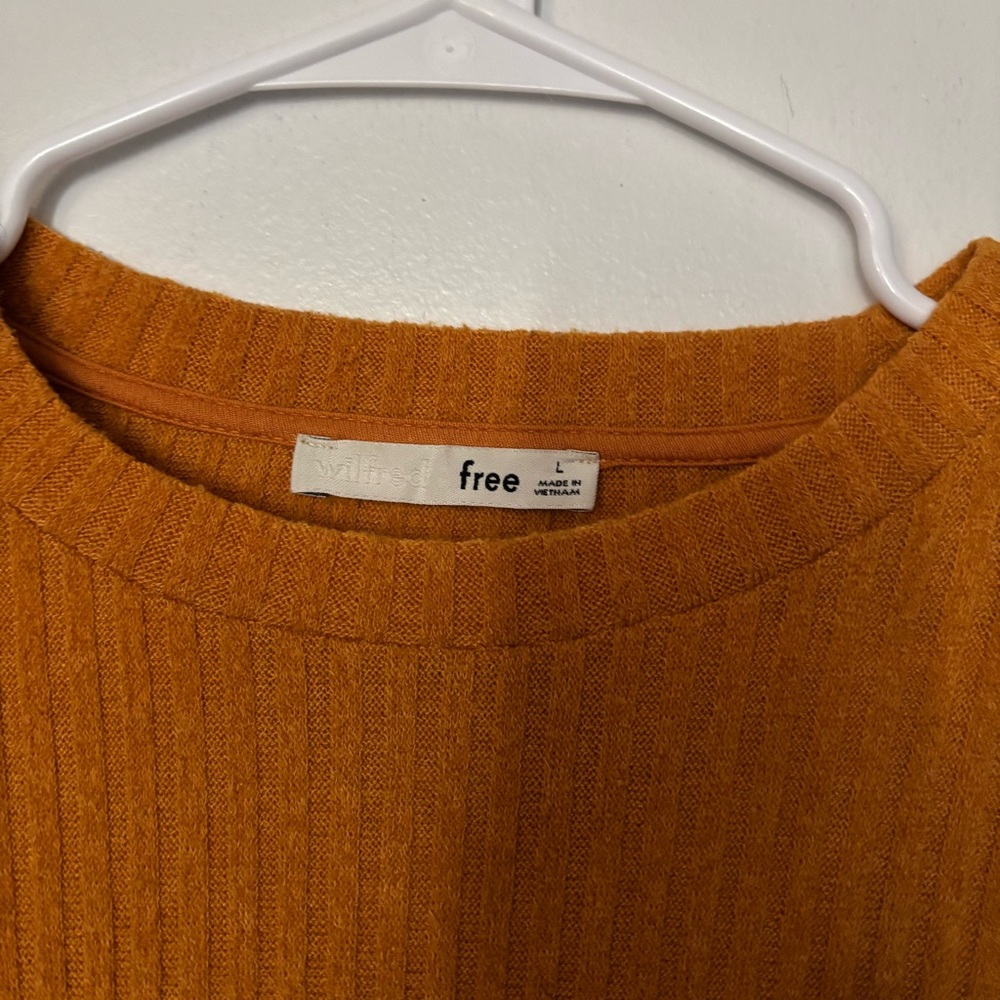 Wilfred Free Warm Amber Knit Cropped Sweater - Picture 2 of 6
